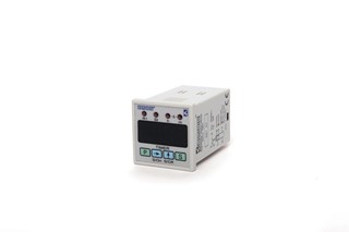 RZ1 Serisi 8 Pin'li 12VAC/DC 1CO 5A (rezistif) 0,1sn-99,59Saat Dijital Zaman Elektronik Röle